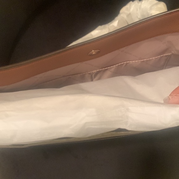 Large crossbody - Picture 3 of 4